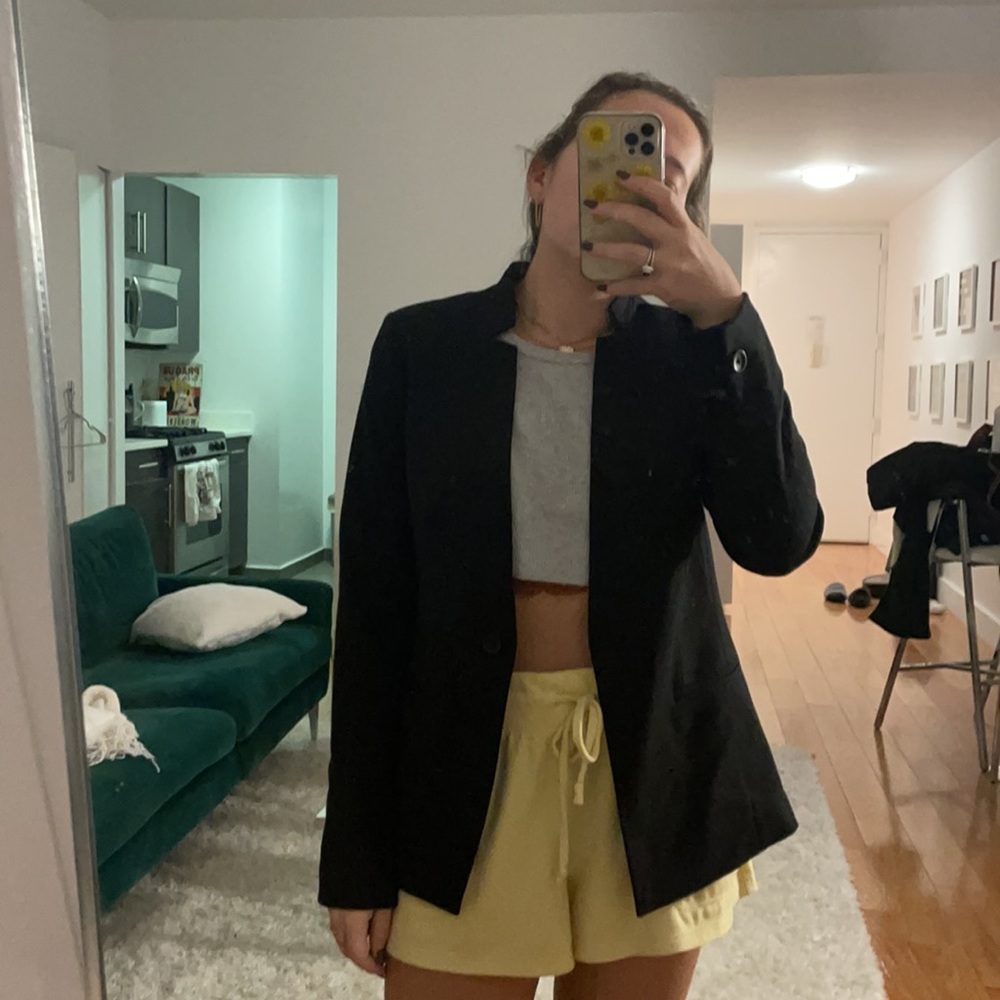 Selling this Banana Republic fitted blazer. No tags but never worn.